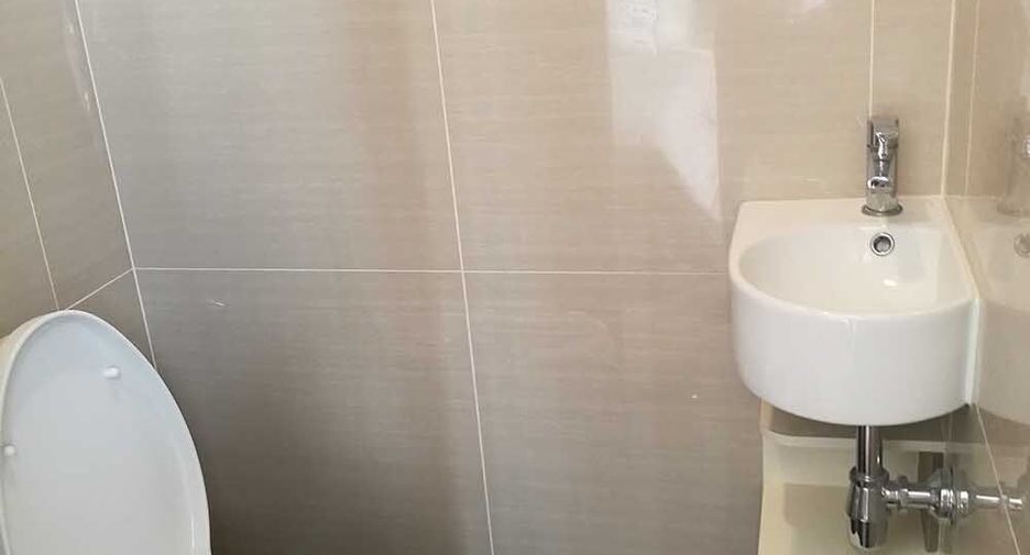 For rent studio condo in Khlong Toei, Bangkok