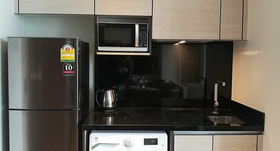 For rent studio condo in Khlong Toei, Bangkok