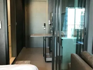 À louer 1 chambre condo à Huai Khwang, Bangkok