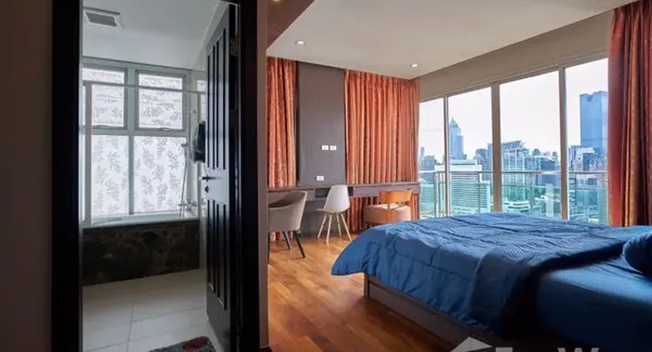 For rent 2 bedrooms condo in Watthana, Bangkok