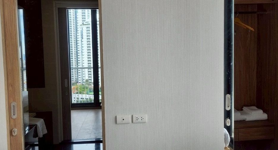 For rent 2 bedrooms condo in Khlong Toei, Bangkok