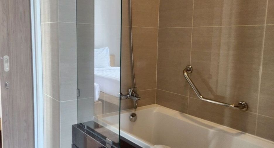 For rent 2 bedrooms condo in Khlong Toei, Bangkok