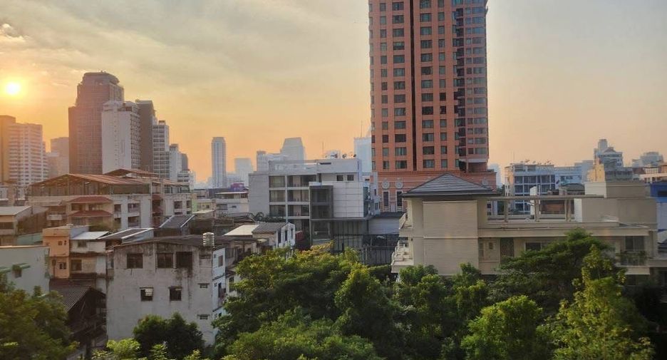 For rent 1 bed condo in Khlong Toei, Bangkok