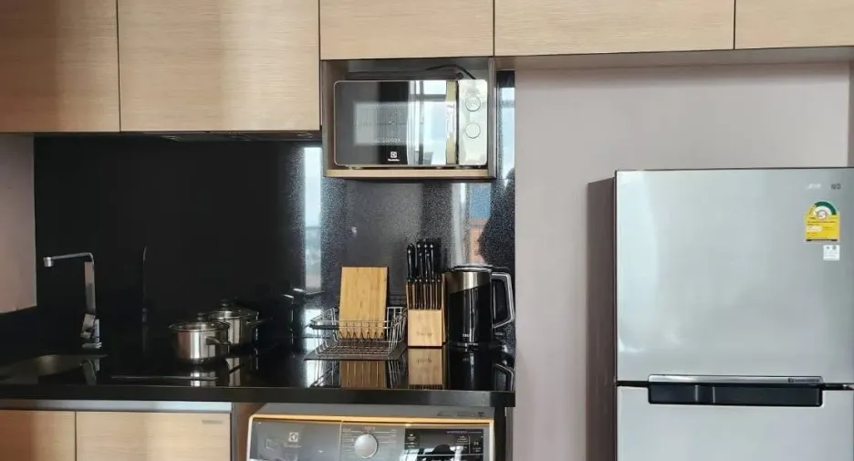 For rent 2 bedrooms condo in Khlong Toei, Bangkok