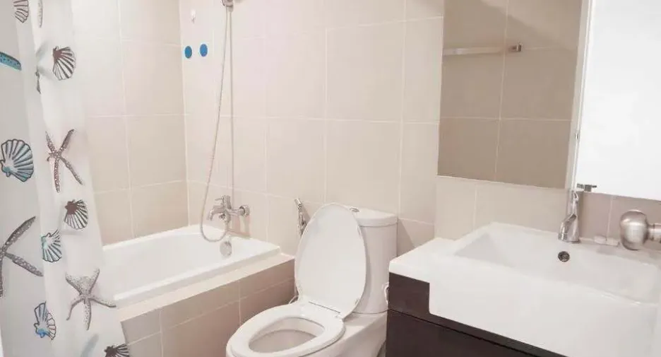 For rent 2 bedrooms condo in Khlong Toei, Bangkok