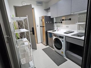 Wohnung zur Miete mit 1 Zimmer in Huai Khwang, Bangkok