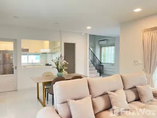 Casa en alquiler de 3 habitaciones en Bang Phli, Samut Prakan