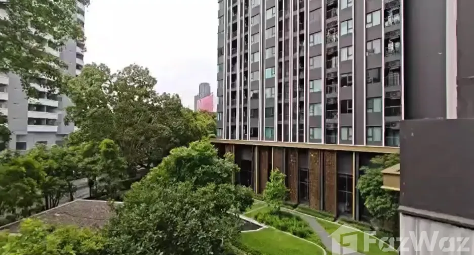 For rent 2 bedrooms condo in Pathum Wan, Bangkok