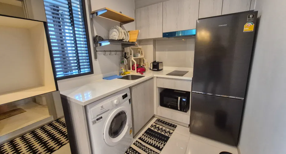 For rent 1 bed condo in Pathum Wan, Bangkok