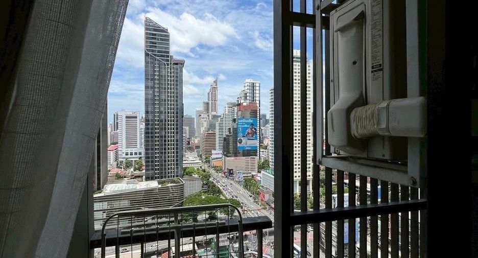 For rent 1 bed condo in Watthana, Bangkok