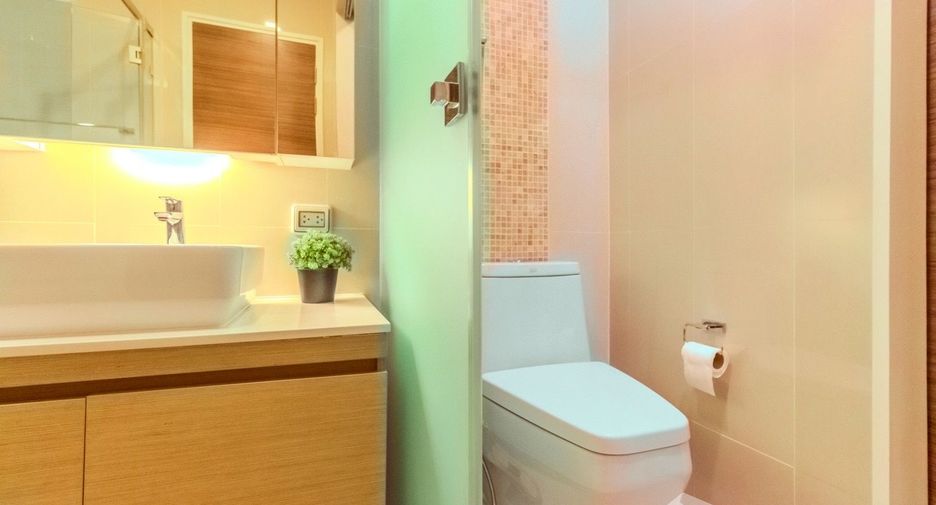 For rent 1 bed condo in Watthana, Bangkok