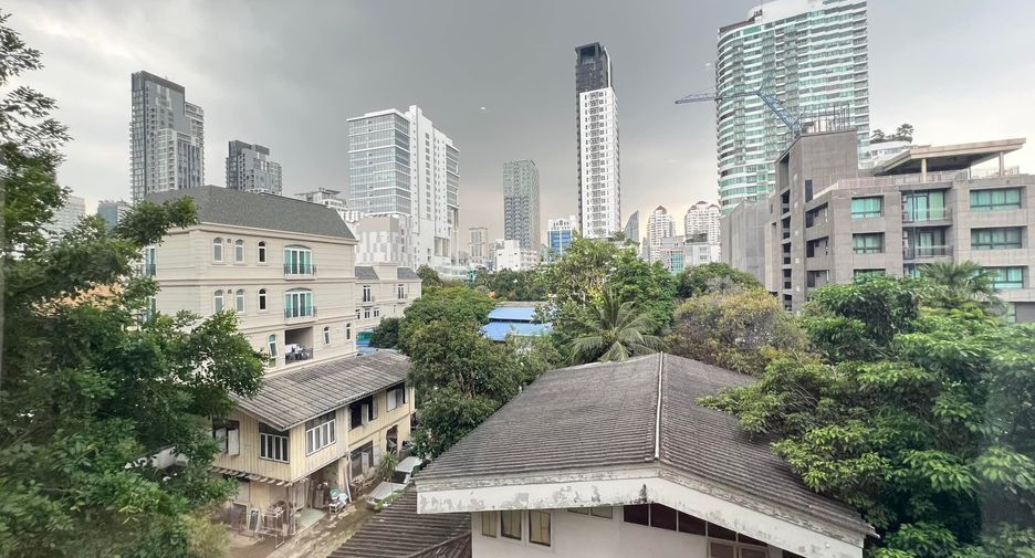 For rent 2 ベッドルーム condo in Watthana, Bangkok