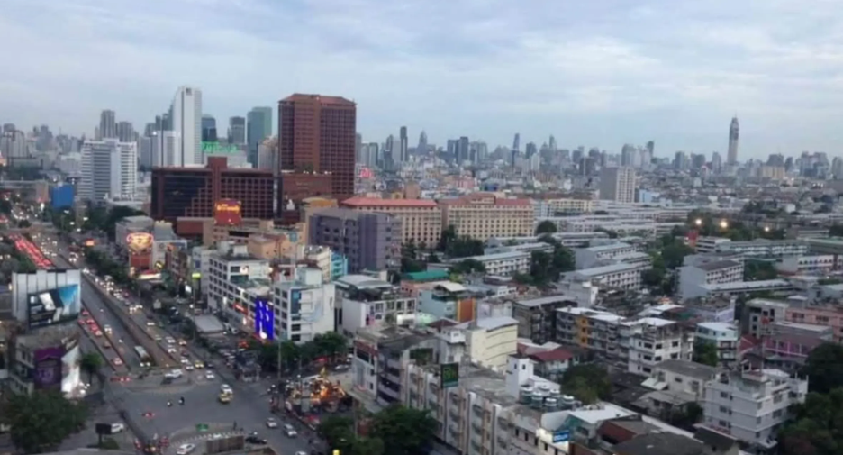 À louer 1 chambre condo à Huai Khwang, Bangkok