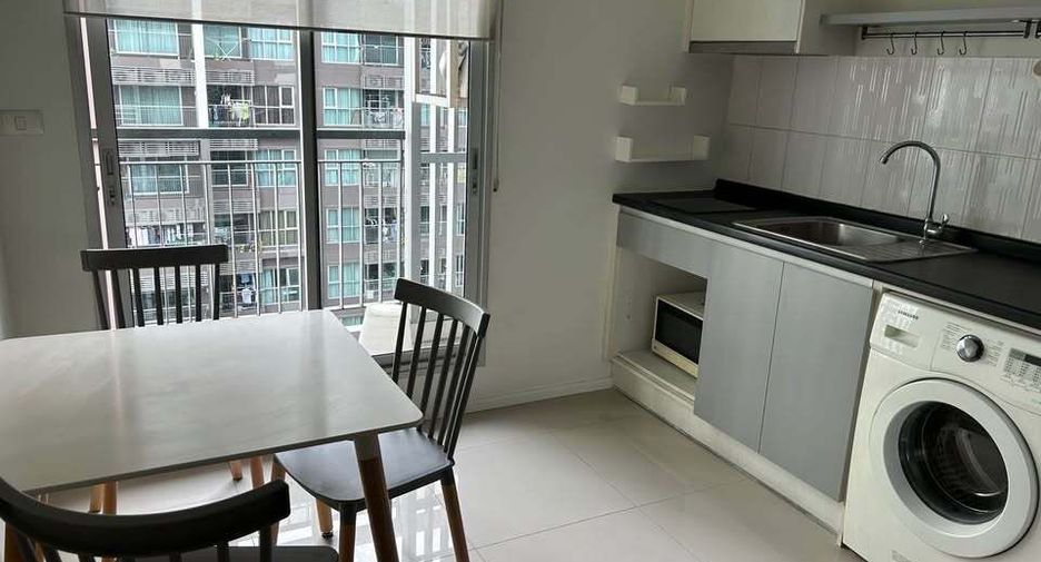 À louer 2 chambres condo à Huai Khwang, Bangkok