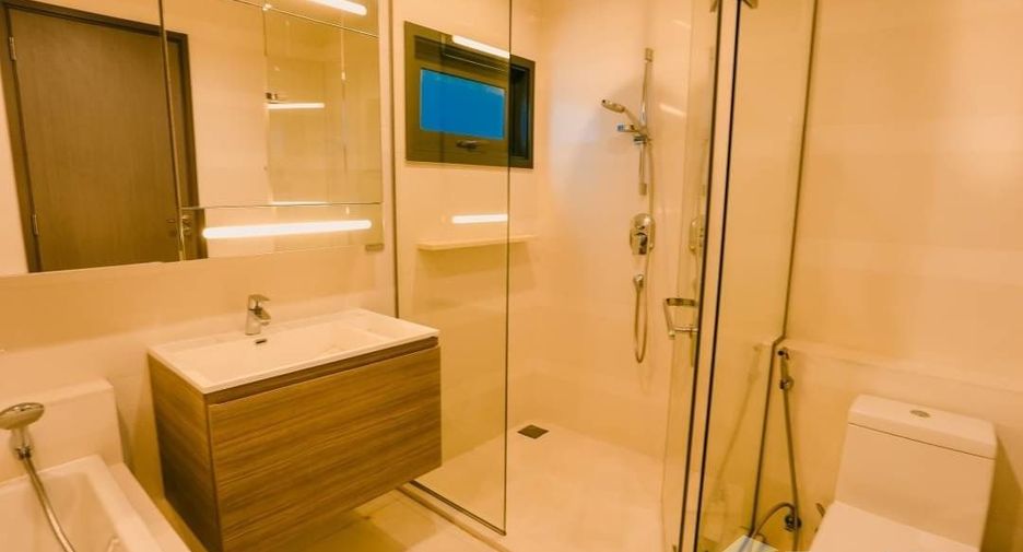For rent 1 bed condo in Khlong Toei, Bangkok
