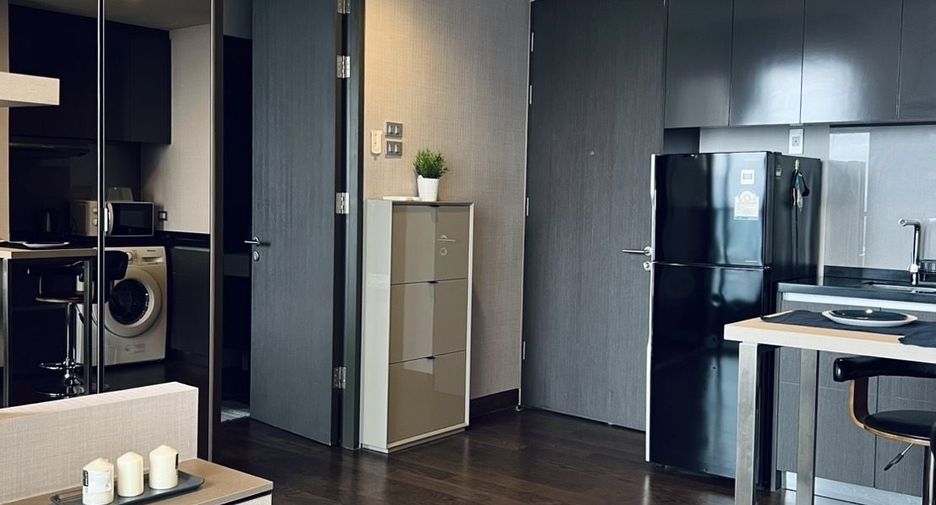 For rent 1 bed condo in Khlong Toei, Bangkok