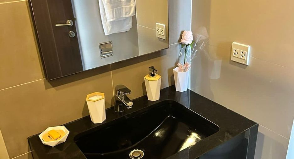 Condo en alquiler de 1 habitaciones en Khlong Toei, Bangkok