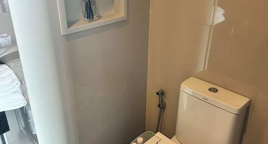 Condo en alquiler de 1 habitaciones en Khlong Toei, Bangkok