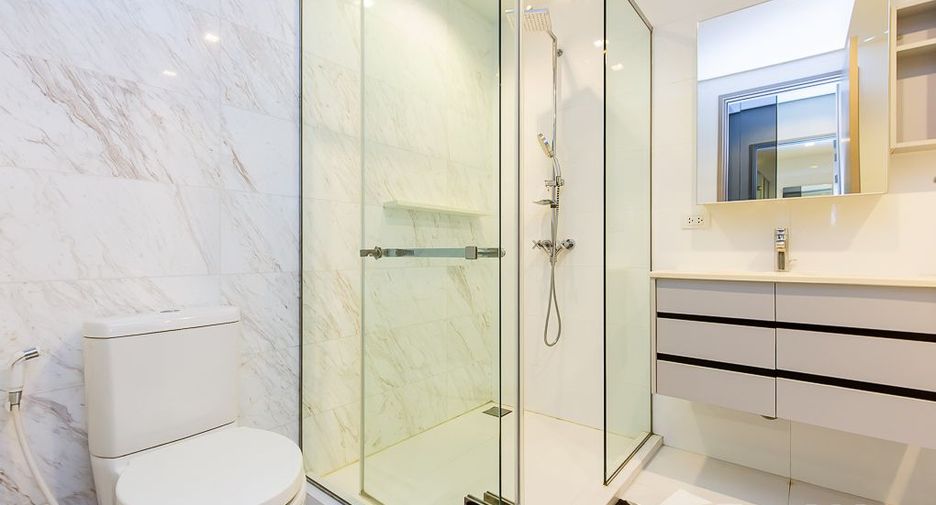 For rent 1 bed condo in Watthana, Bangkok