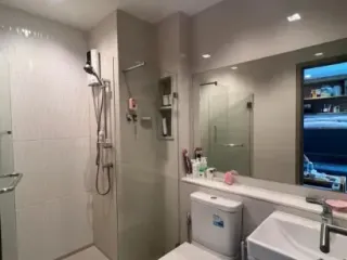 Condo en alquiler de 1 habitaciones en Huai Khwang, Bangkok