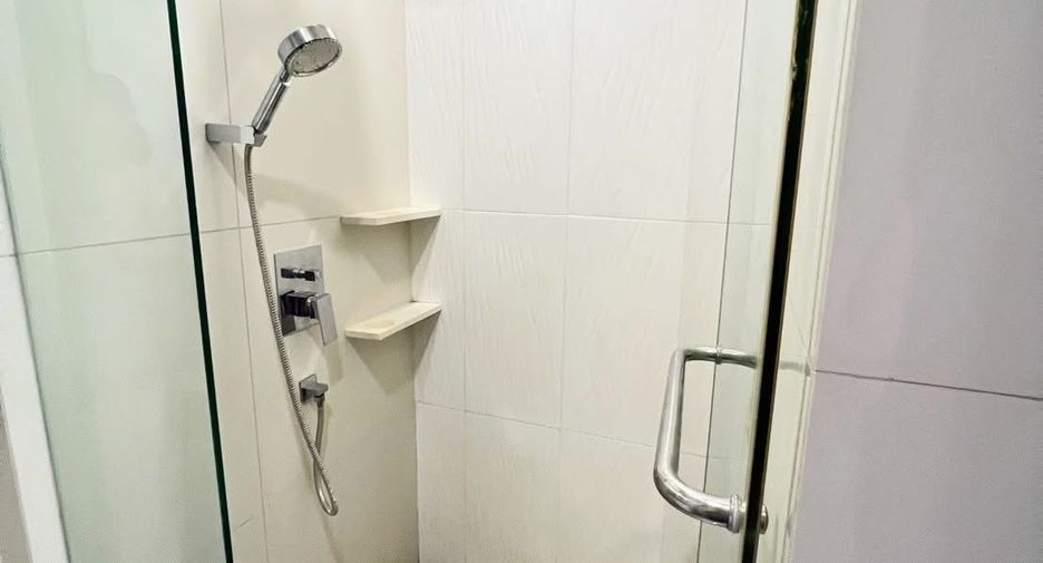 For rent 1 bed condo in Huai Khwang, Bangkok