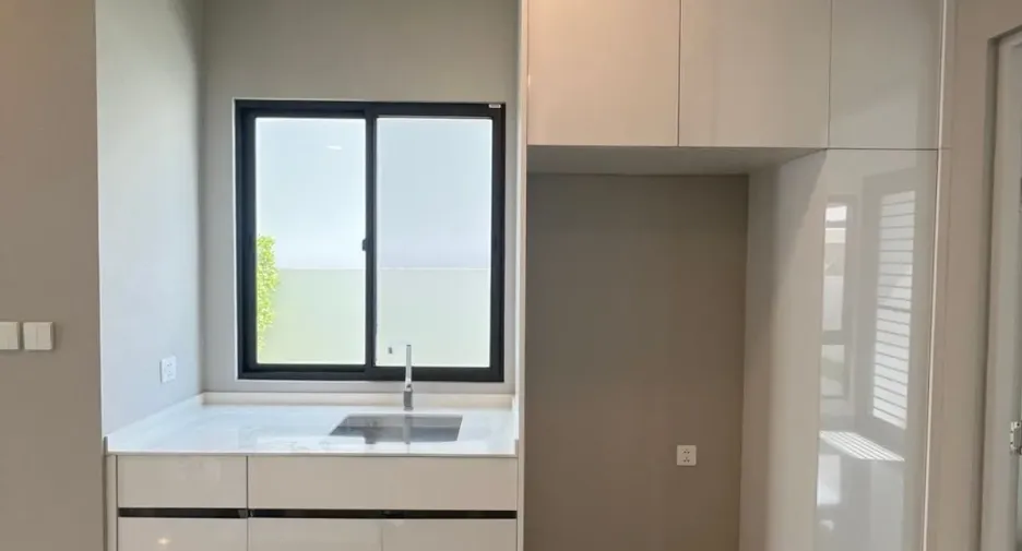 Casa en alquiler de 4 habitaciones en Bang Phli, Samut Prakan