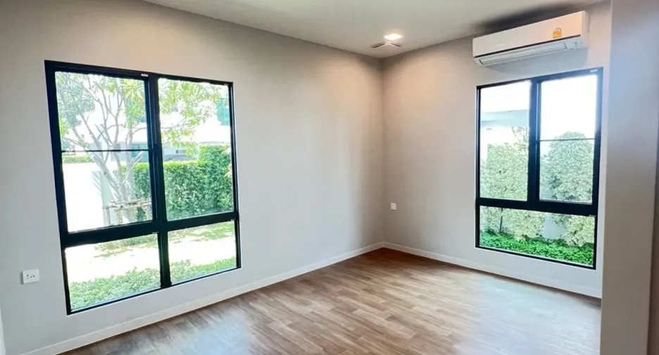Casa en alquiler de 4 habitaciones en Bang Phli, Samut Prakan