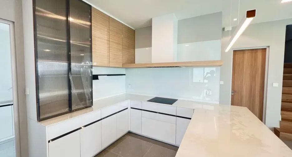 Casa en alquiler de 4 habitaciones en Bang Phli, Samut Prakan
