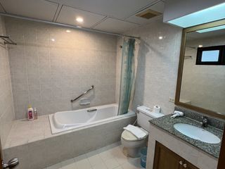 Apartamento en alquiler de 2 habitaciones en Watthana, Bangkok