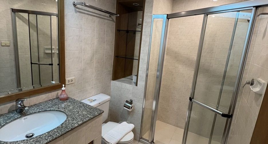 For rent 2 bedrooms apartment in Watthana, Bangkok