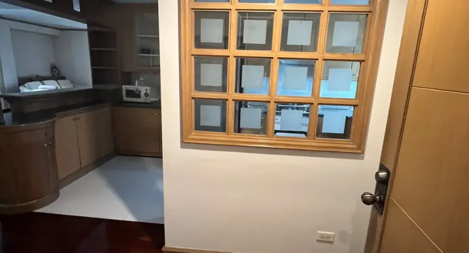 For rent 2 bedrooms apartment in Watthana, Bangkok