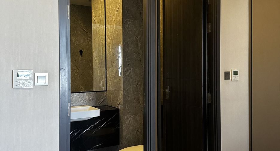 For rent 1 bed condo in Khlong Toei, Bangkok