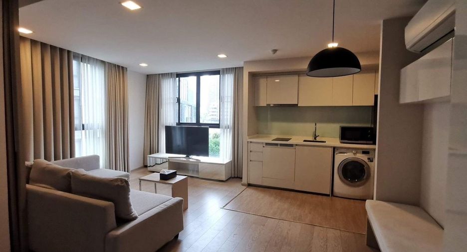 For rent 2 bedrooms condo in Khlong Toei, Bangkok