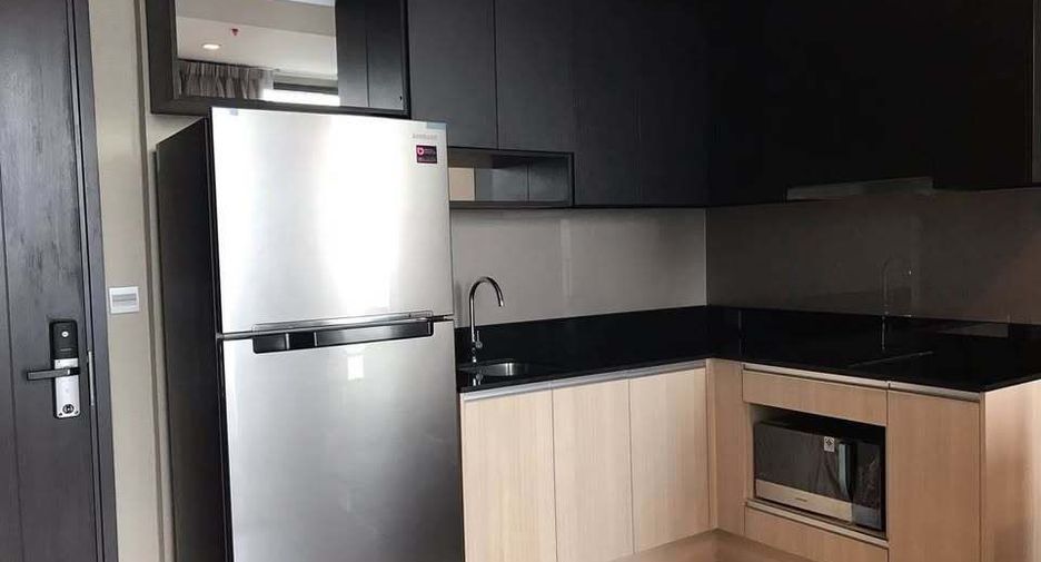 For rent 2 bedrooms condo in Khlong Toei, Bangkok