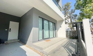 For rent 4 bedrooms house in Bang Phli, Samut Prakan