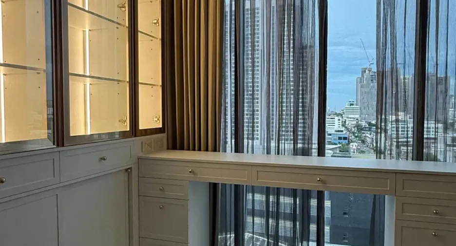For rent 1 bed condo in Watthana, Bangkok