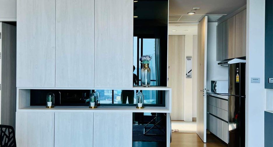 For rent 2 bedrooms condo in Khlong Toei, Bangkok