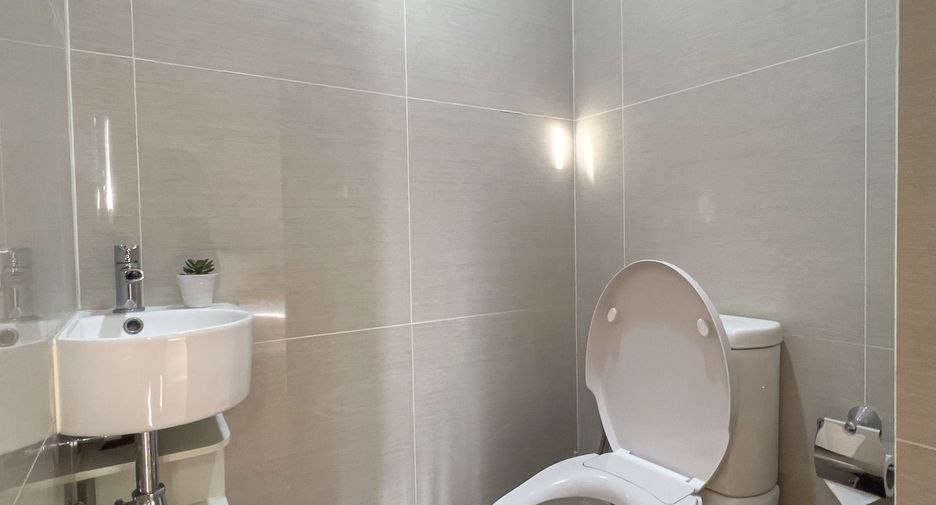 For rent 1 bed condo in Khlong Toei, Bangkok