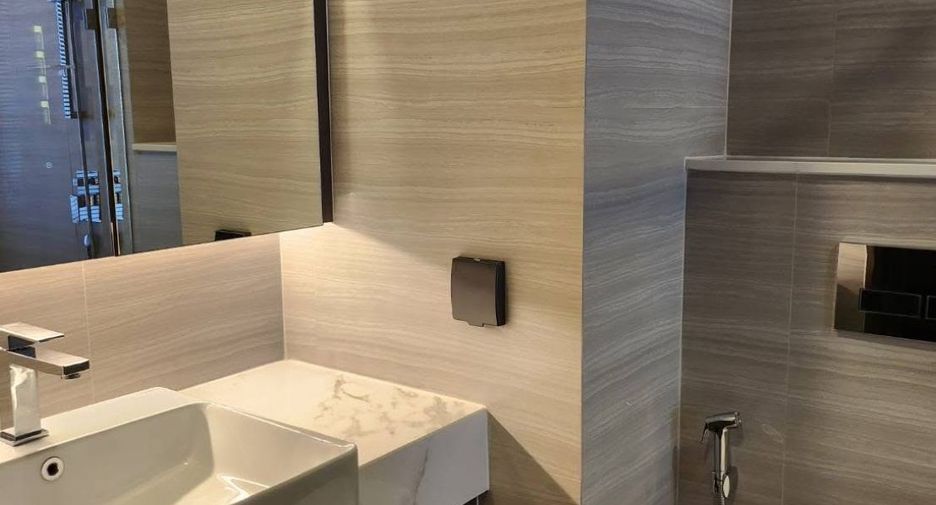 For rent 1 bed condo in Watthana, Bangkok