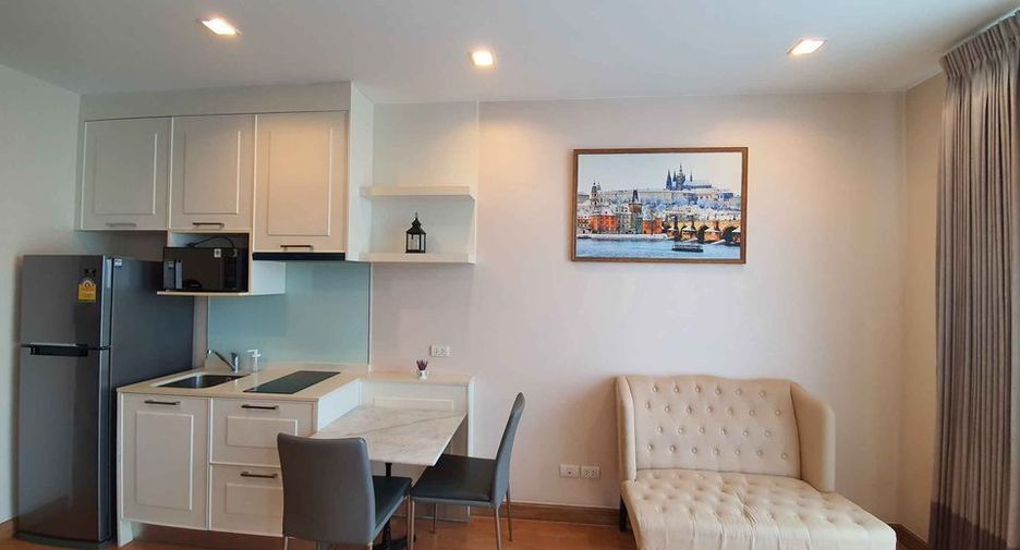 For rent 1 bed condo in Phra Khanong, Bangkok