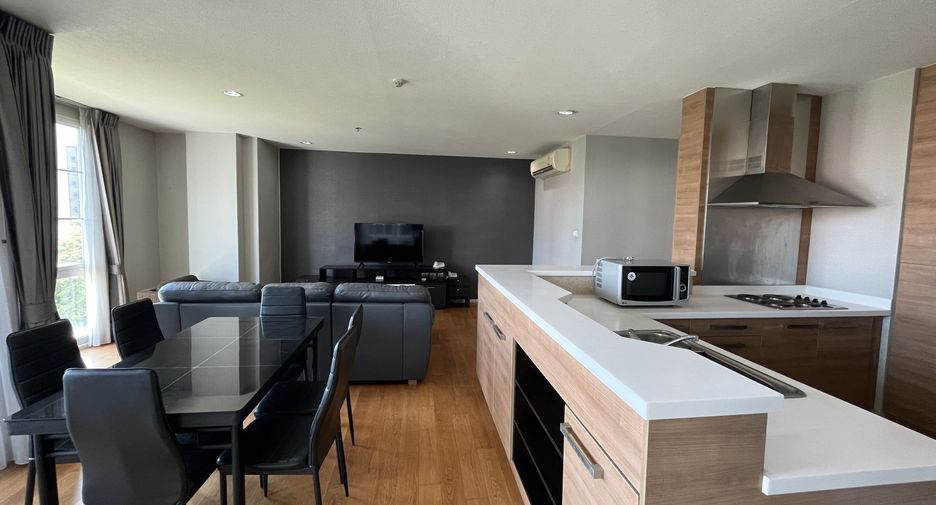 For rent 2 bedrooms condo in Watthana, Bangkok
