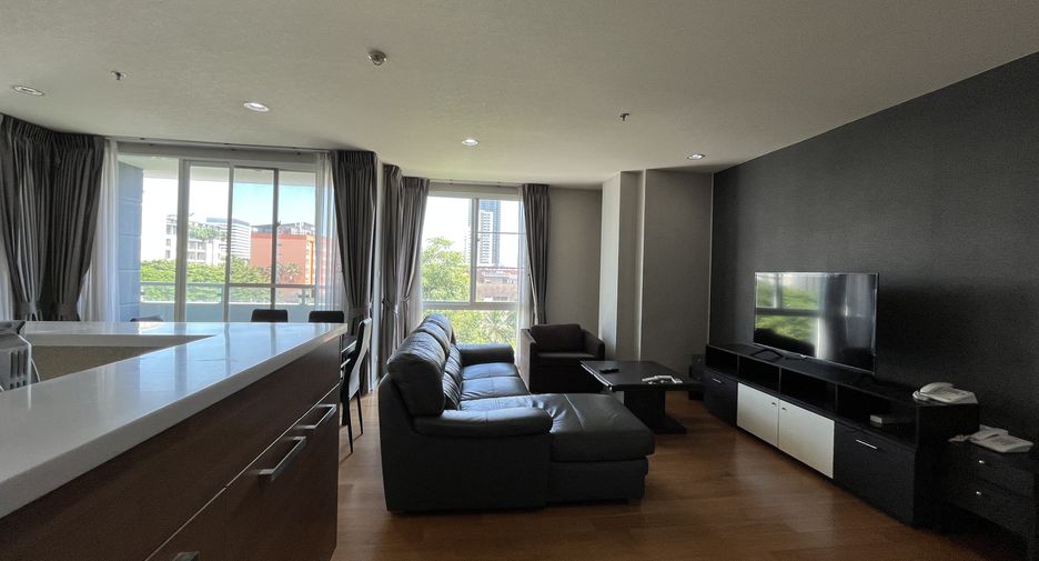 For rent 2 bedrooms condo in Watthana, Bangkok