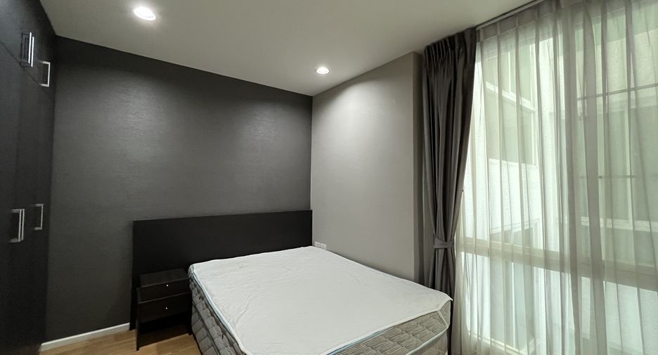 For rent 2 bedrooms condo in Watthana, Bangkok