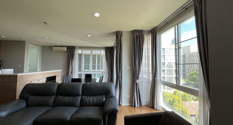 For rent 2 bedrooms condo in Watthana, Bangkok