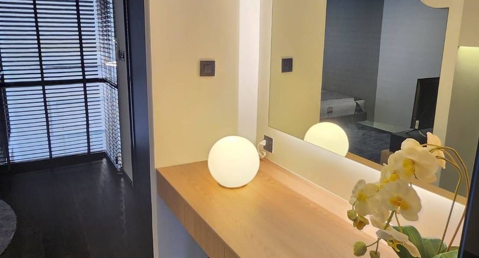 For rent 2 bedrooms condo in Watthana, Bangkok