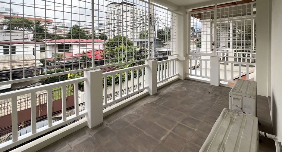 For rent 4 ベッドルーム house in Watthana, Bangkok