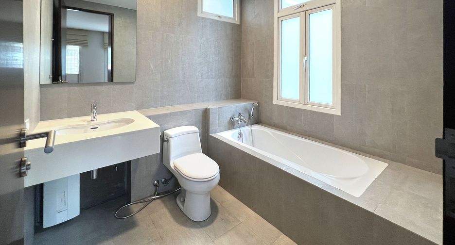 For rent 4 ベッドルーム house in Watthana, Bangkok