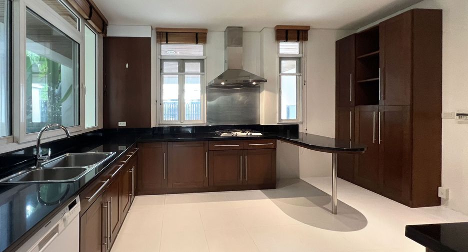 For rent 4 ベッドルーム house in Watthana, Bangkok