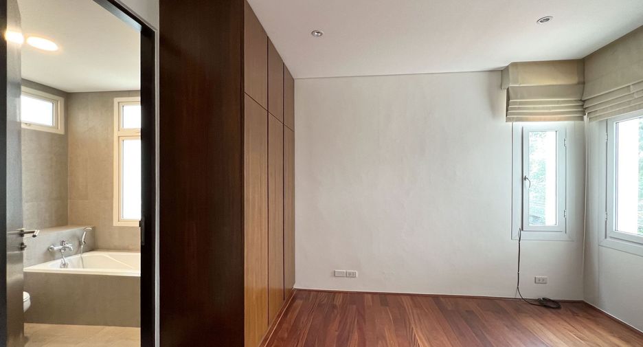 For rent 4 ベッドルーム house in Watthana, Bangkok