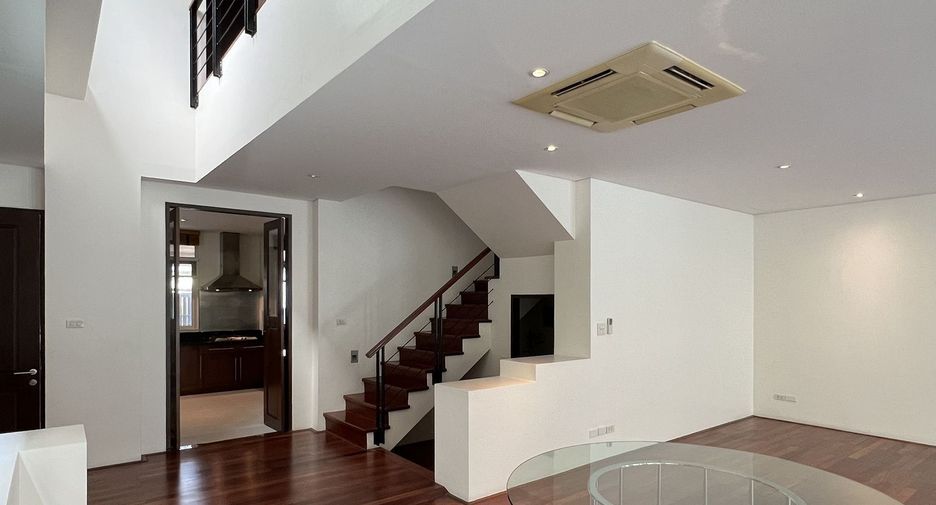 For rent 4 ベッドルーム house in Watthana, Bangkok